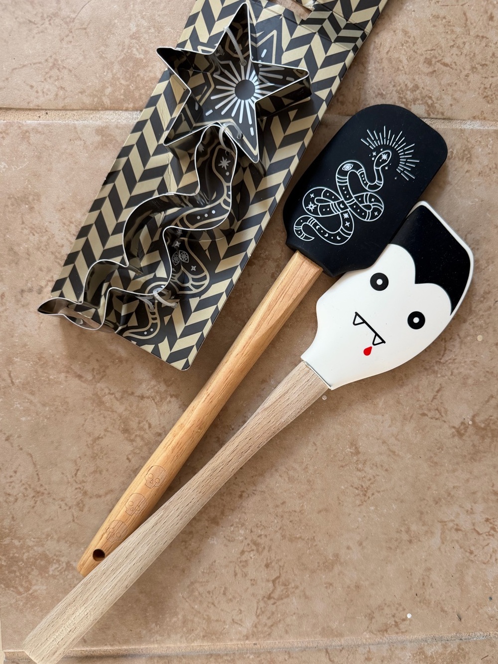 Spooky 4-Piece Halloween Baking Set